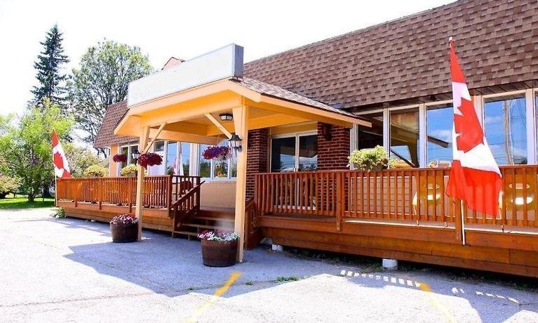 Lakeside Inn Cloyne Exteriér fotografie